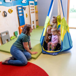 _kinderkrippe-zwerge-kita-st-nikolaus-windheim-platz-zum-turnen